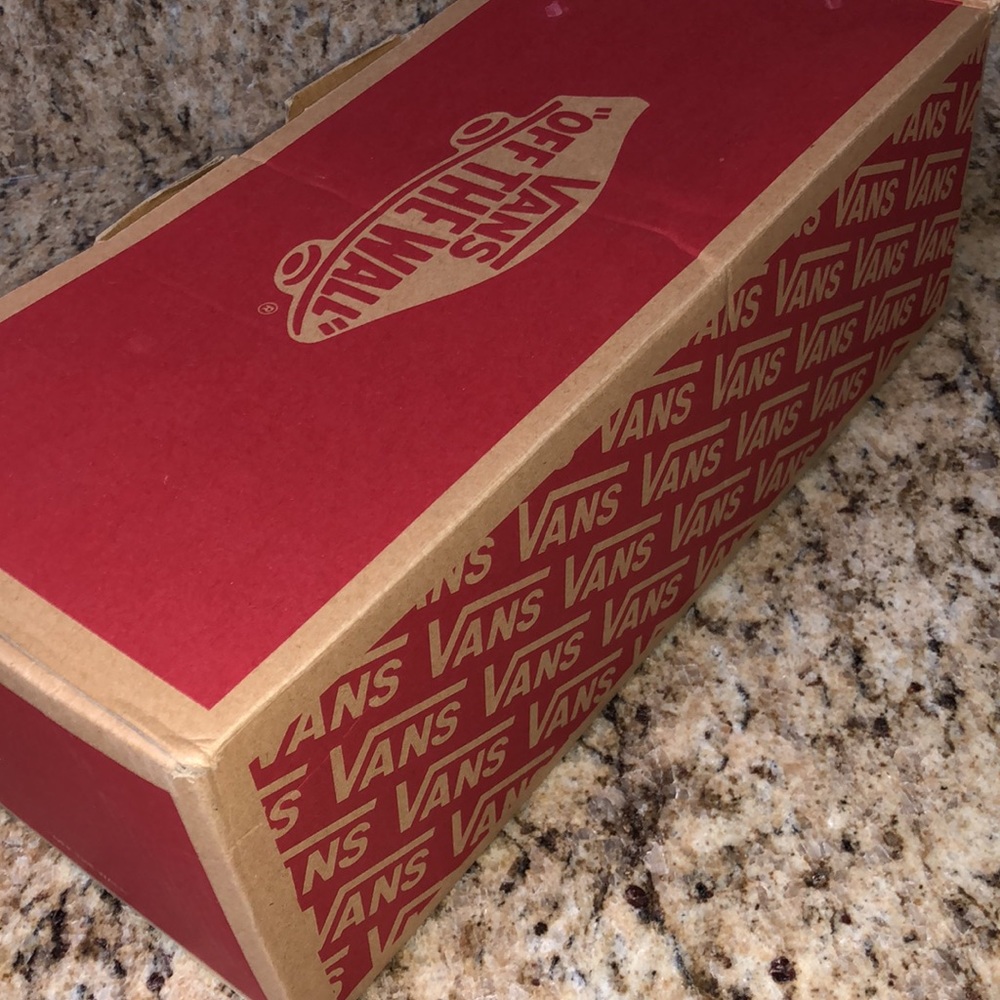 Vans - Picture 6 of 6